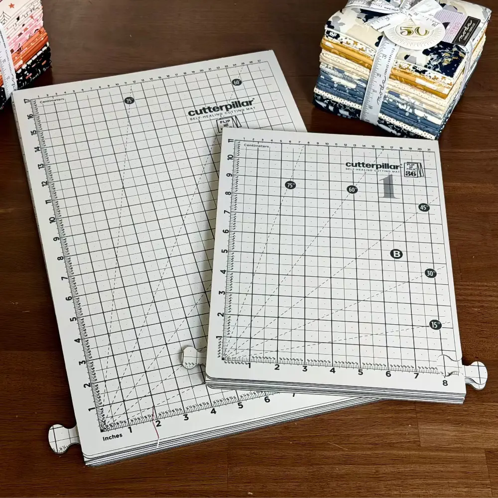FLIP & FOLD 36 SELF-HEALING CUTTING MAT