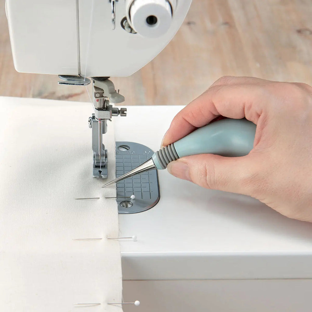 Grip Fit Tapered Tailor's Awl