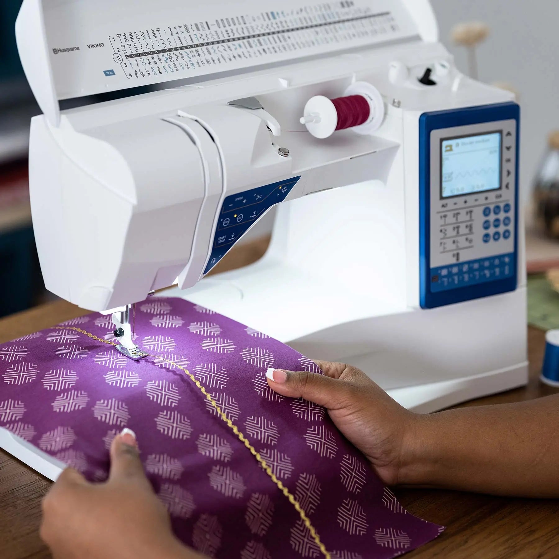 HUSQVARNA® VIKING® SAPPHIRE™ 930 Sewing Machine