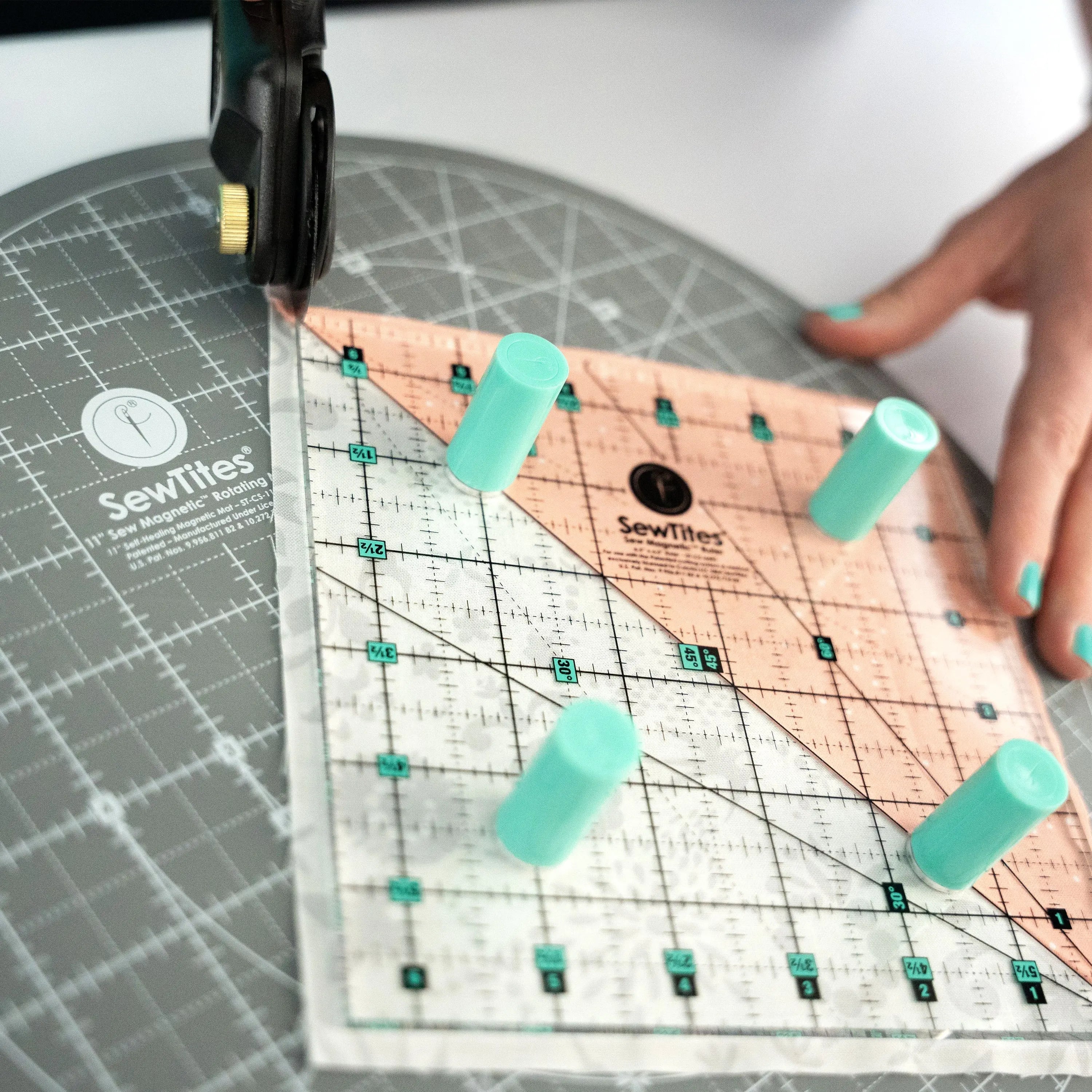 Sew Magnetic 6.5" x 6.5" Ruler